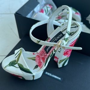 Dolce & Gabbana heels 8.5 size brand new with box